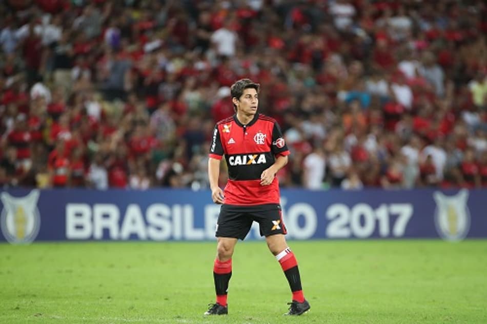 Retornando aos poucos, Conca mira títulos com a camisa do Flamengo