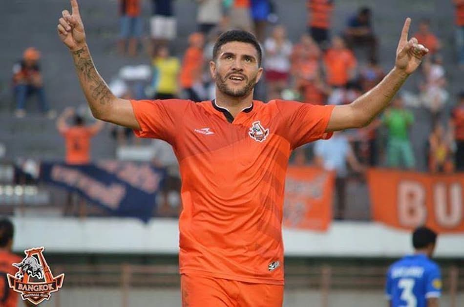 Na Tailândia, brasileiro revela surpresa com excelente média de gols
