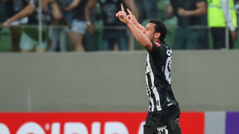 Artilheiro do clássico, Fred comemora vitória. Cazares já pensa na Liberta