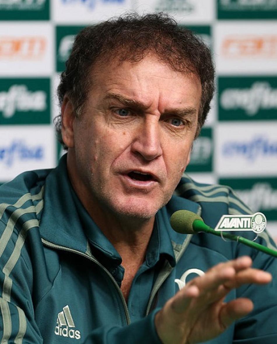 Cuca esfria otimismo e diz que chegada de Diego Souza é improvável