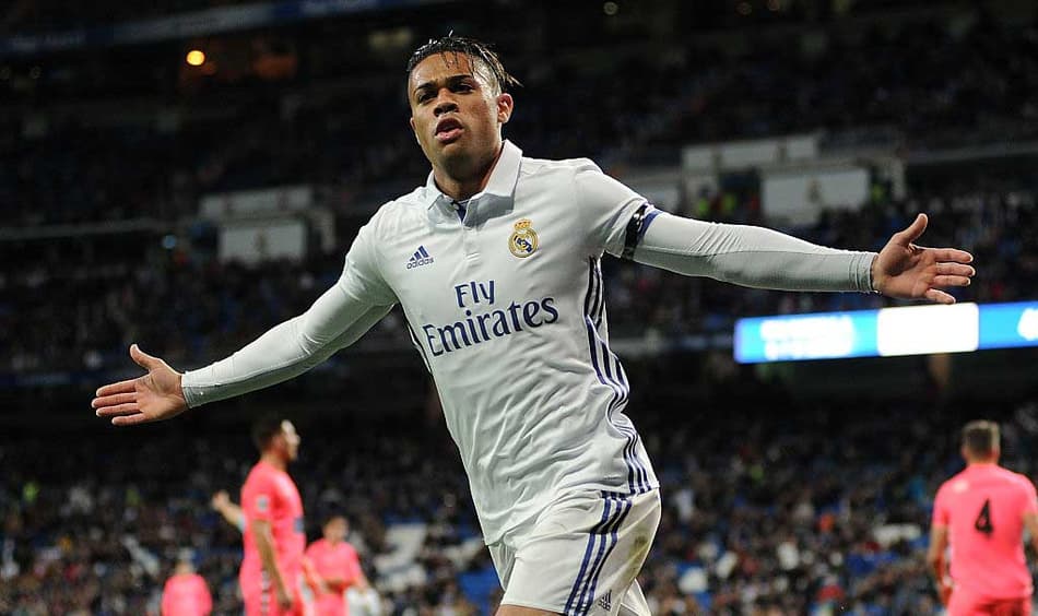 Jovem atacante do Real Madrid é alvo do Lyon, admite presidente