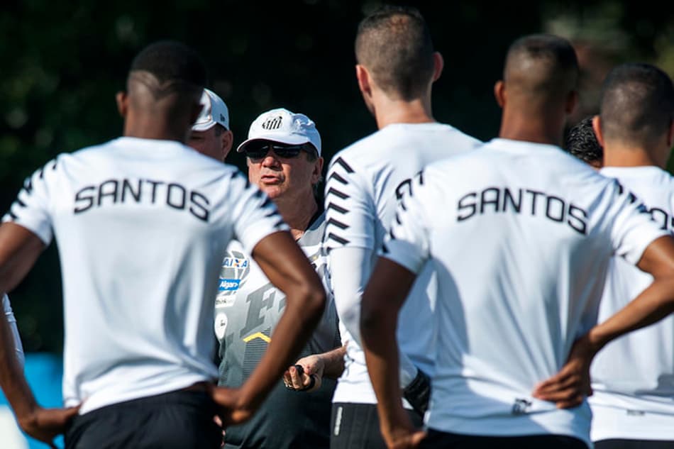 Após 18 jogos, Levir tem Santos ideal pela primeira vez e ganha trunfo