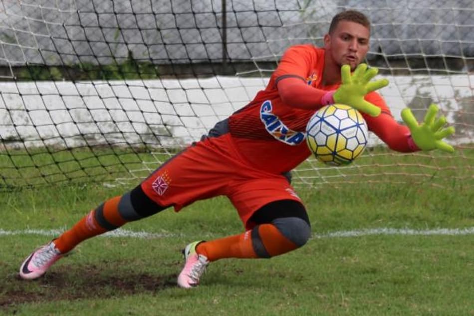 Vasco rescinde contrato de goleiro do sub-20