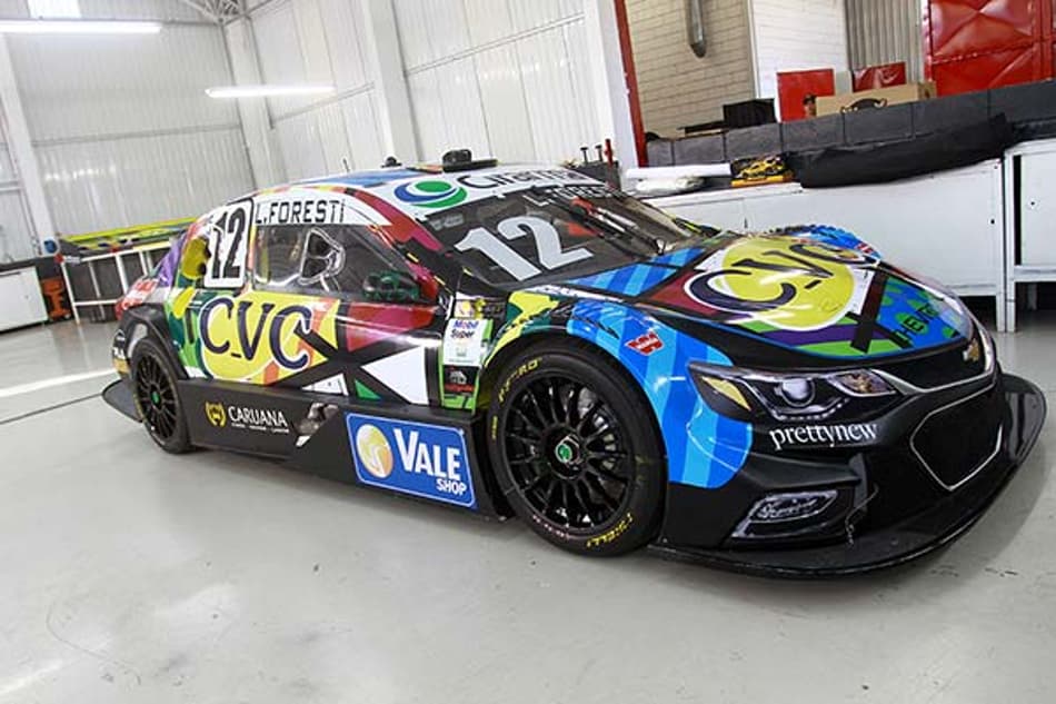 Romero Britto cria design especial de carro de Lucas Foresti para a Corrida do Milhão