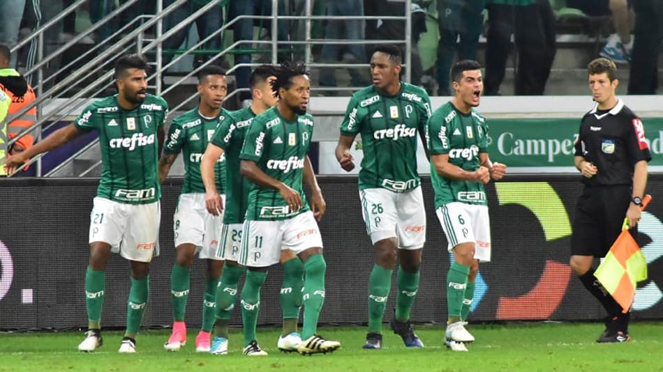 Palmeiras 3 x 3 Cruzeiro (2017 - Copa do Brasil) - O empate pelo jogo de ida das quartas de final contou com um tremendo misto de emoções. "Bipolar", o Palmeiras levou três gols no primeiro tempo e foi para o vestiário vaiado. Na volta, enérgico e envolvente, o time de Cuca empatou o jogo e, por pouco, não chegou a uma épica virada. Confira casos similares a seguir.