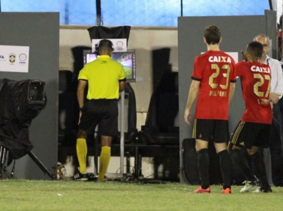 Árbitro de vídeo volta a causar polêmica na decisão do Pernambucano