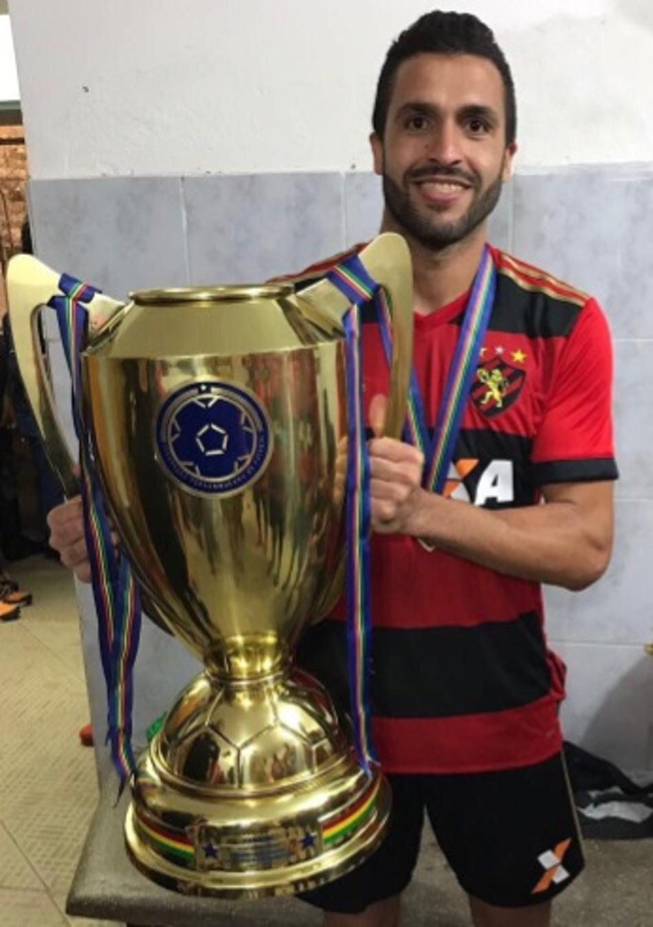 Após título, Ronaldo Alves vive expectativa do jogo 50 pelo Sport