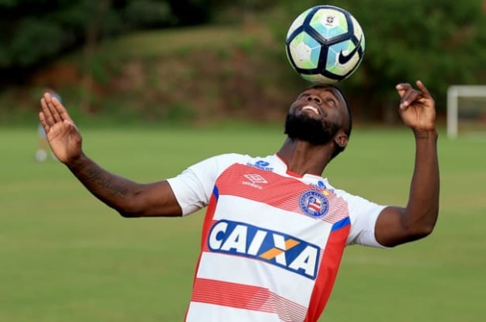 Bahia encerra preparação para o clássico com novidade no ataque