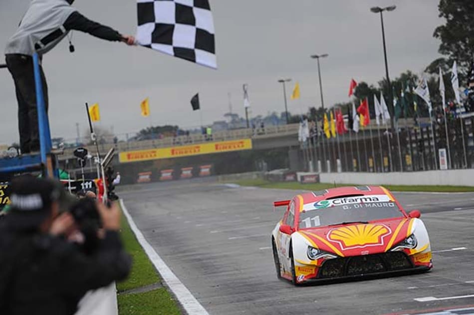 BR TURISMO: Gaetano di Mauro vence segunda corrida em Curitiba