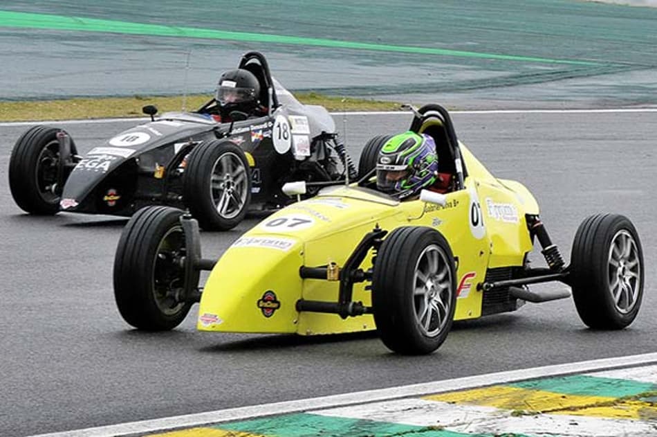 "Amazonense Voador" faz dobradinha em Interlagos na abertura da festa de 50 anos da FVee no Brasil