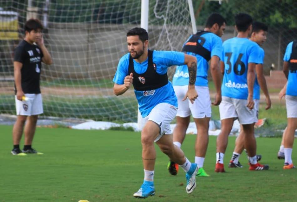 Felipe Azevedo foca em briga por título do Campeonato Tailandês