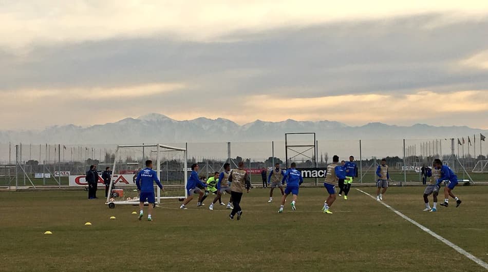 Renato participa do último treino do Grêmio antes de pegar o Godoy Cruz