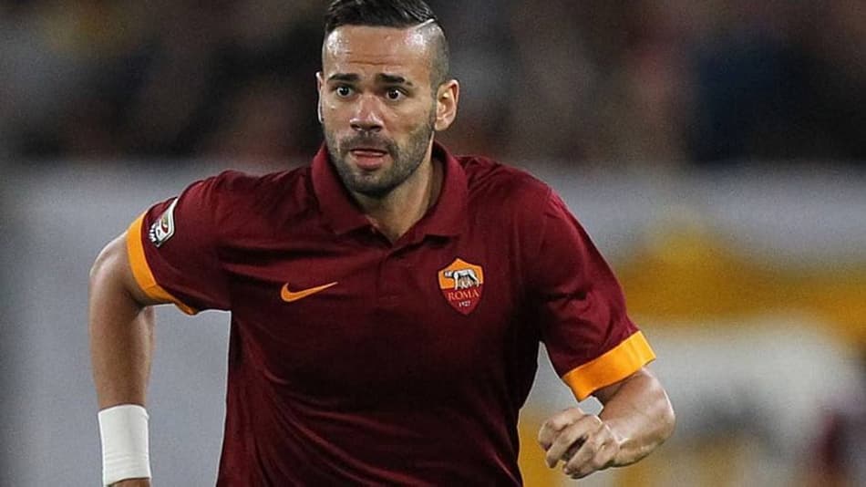 Vasco anuncia a contratação do zagueiro Leandro Castan