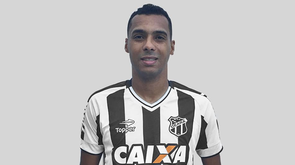 Artilheiro renova com Ceará por mais uma temporada