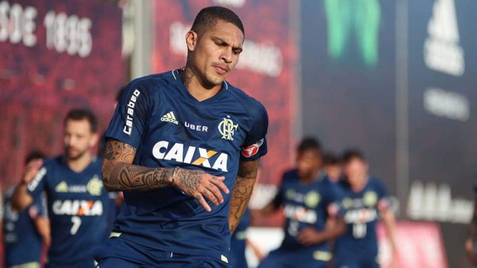 Guerrero aguarda documento que pode dar informação valiosa para defesa