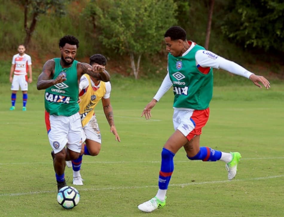 Sem espaço no Bahia, Gustavo está perto de assinar com o Goiás