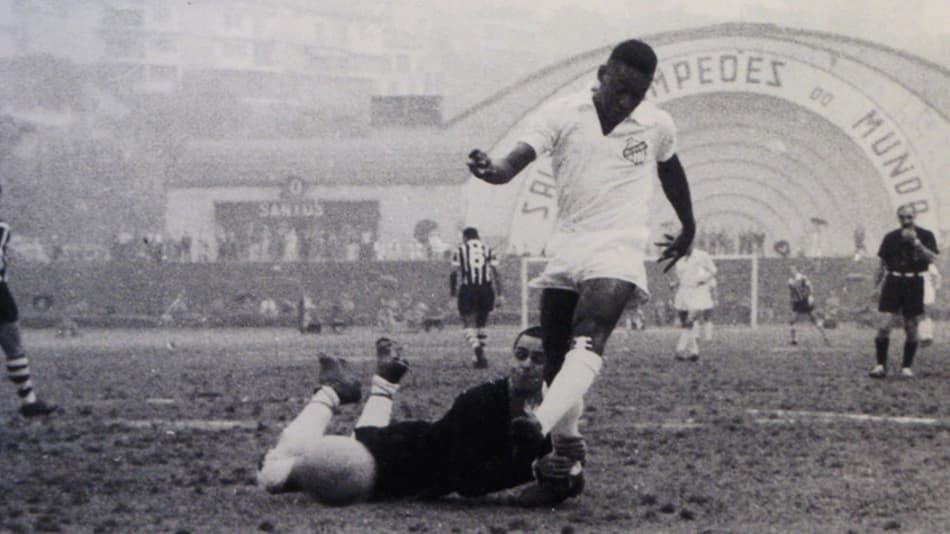 Pacaembu: Pelé (115 gols)