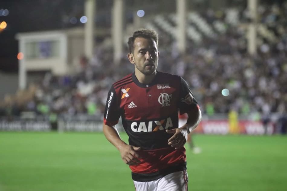 Destaque do Flamengo, Everton Ribeiro entra no top 10 dos maiores garçons do Brasileirão 2017