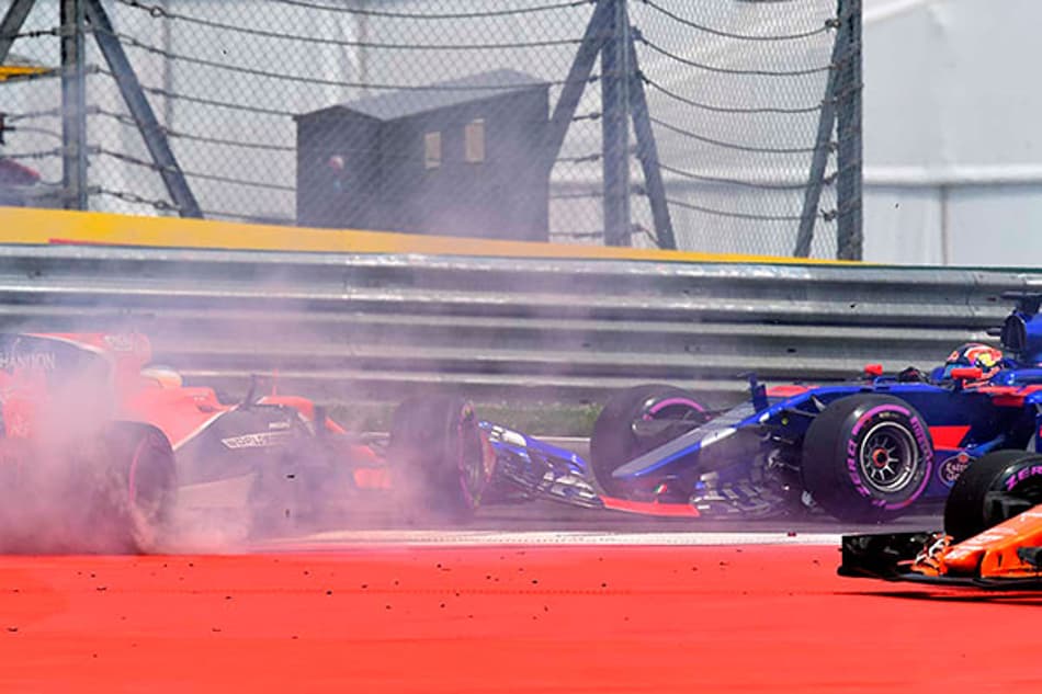 Kvyat: "Tentei fazer o meu melhor mas acabei batendo em Alonso"