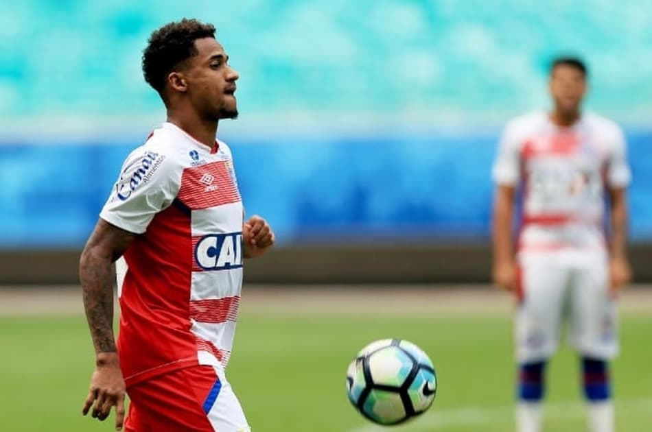 Lateral do Bahia não quer perder pontos contra o lanterna do Brasileirão