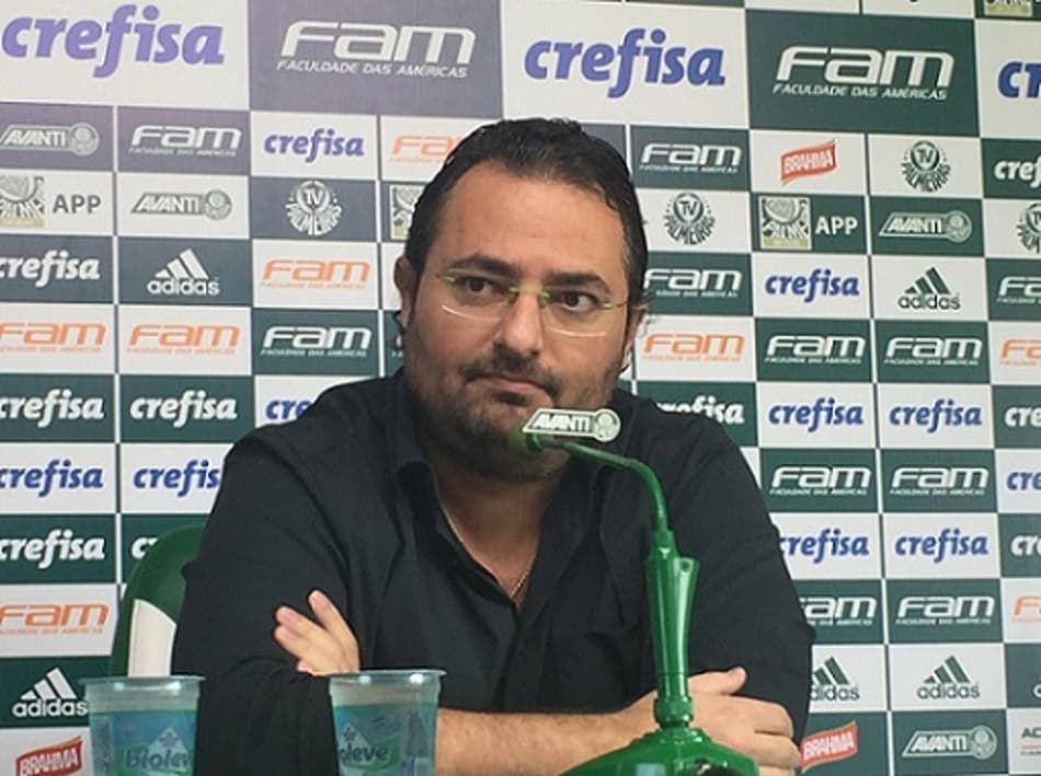 De Prima: Conselheiros do Palmeiras cobram Alexandre Mattos