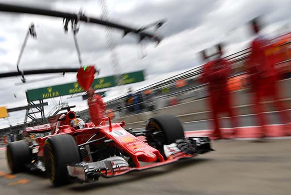 Vettel é só elogios para Ferrari: "Continuar foi uma decisão fácil"