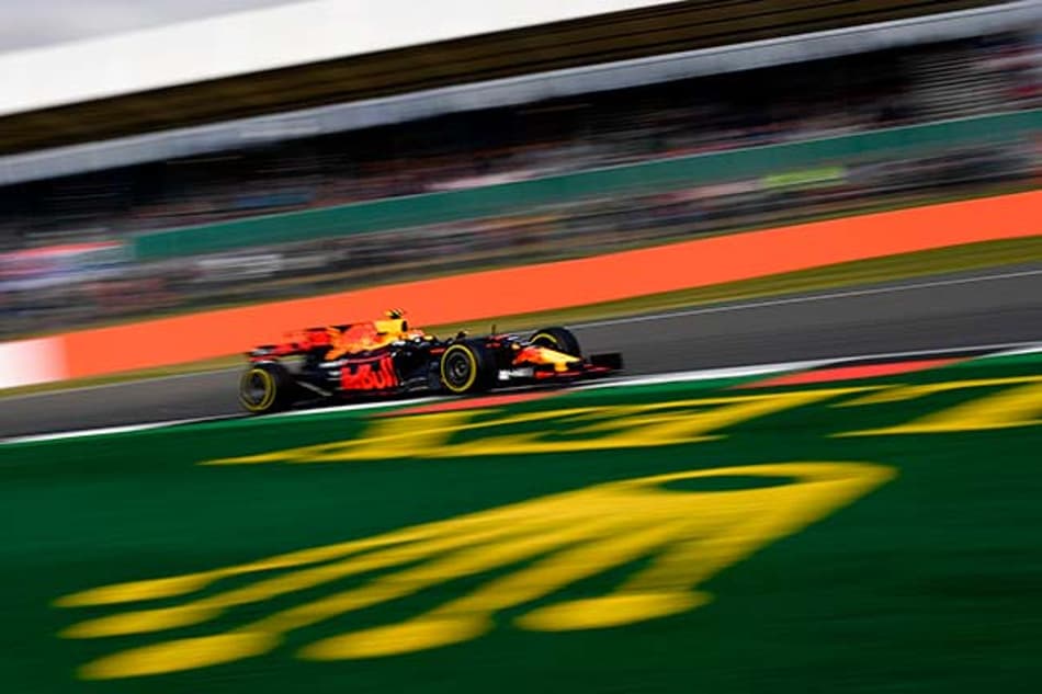 Verstappen: "Sem problemas até agora, estou feliz com isso"