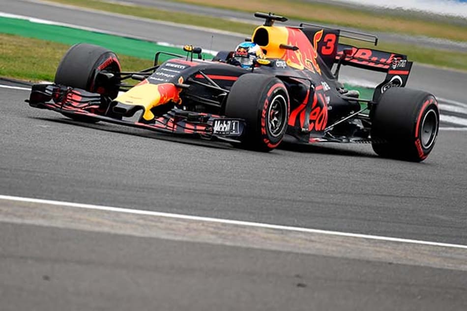 Ricciardo: "Podemos lutar por um pódio no domingo"