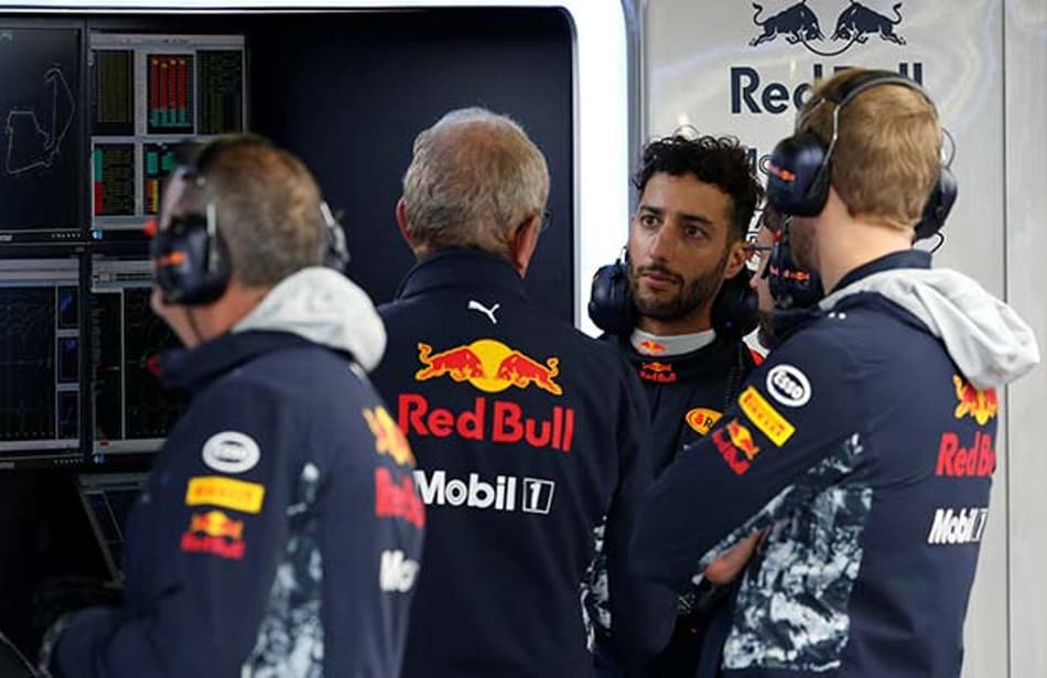 Ricciardo pode trocar novos elementos do motor