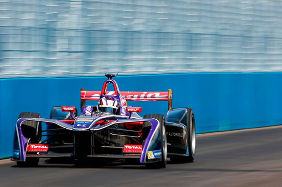 Alex Lynn conquista a pole da primeira corrida em Nova York
