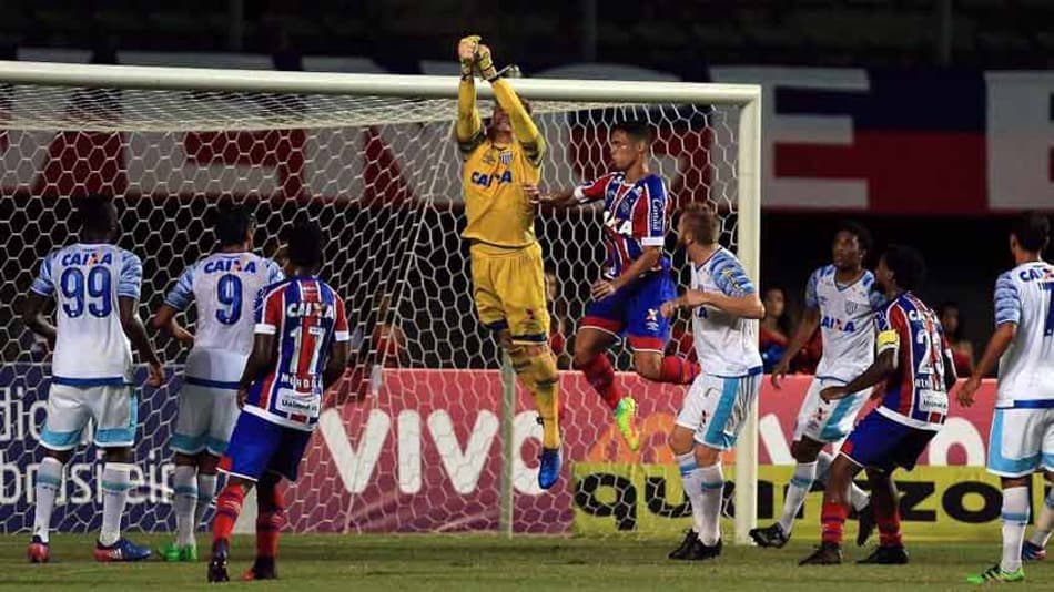 Avaí busca empate no fim contra o Bahia, mas segue na zona da degola