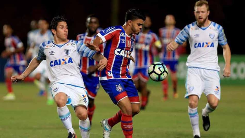 Claudinei valoriza empate conquistado contra o Bahia