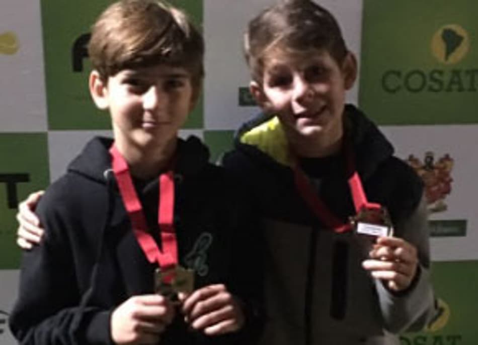 Atletas de Itajaí (SC) levam títulos em Londrina e Curitiba