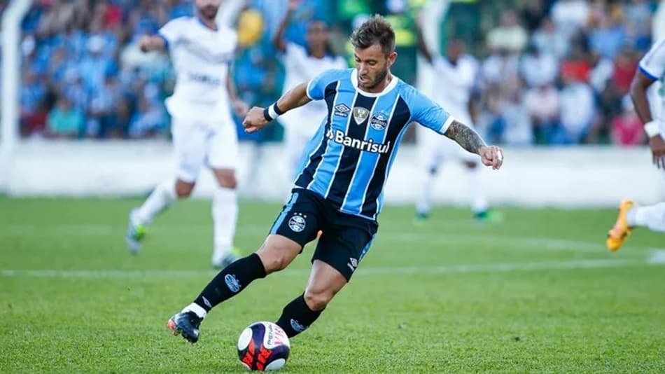 Negociação com o Estudiantes trava e Gata Fernández volta a treinar no Grêmio