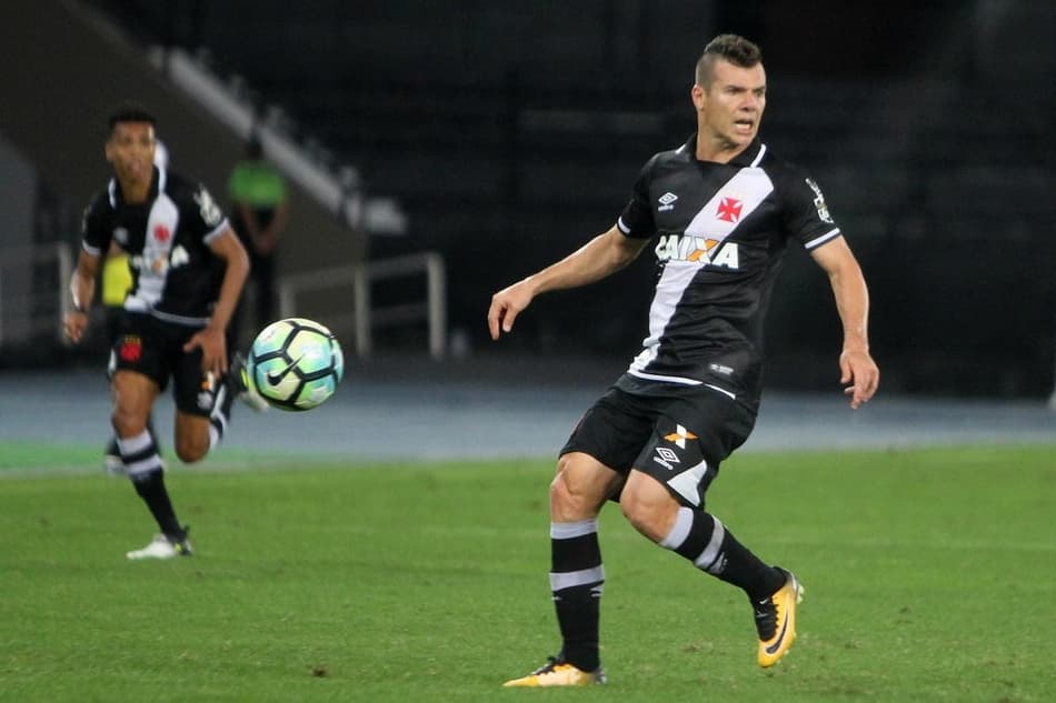 Com Wagner buscando se firmar, Vasco pega o São Paulo no Morumbi