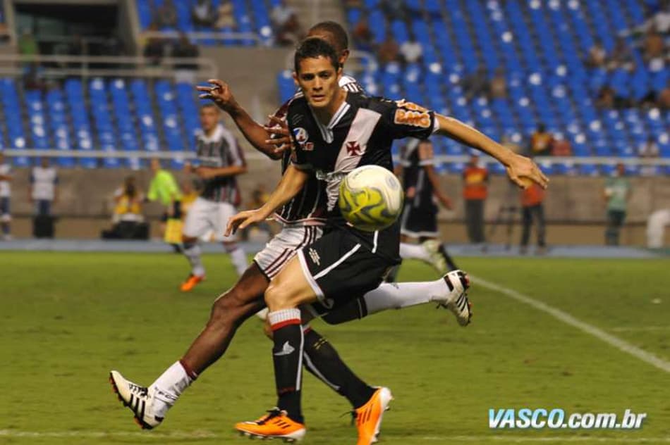 #AeroMartins: Zagueiro chega ao Rio neste sábado e torcida promete festa