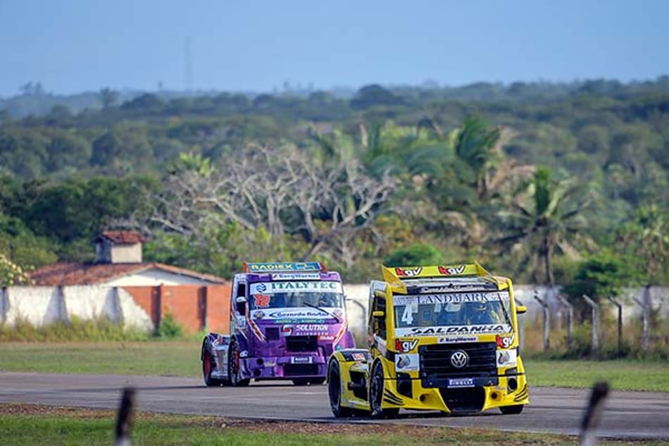 Copa Truck: Giaffone lidera treinos, mas mantém cautela