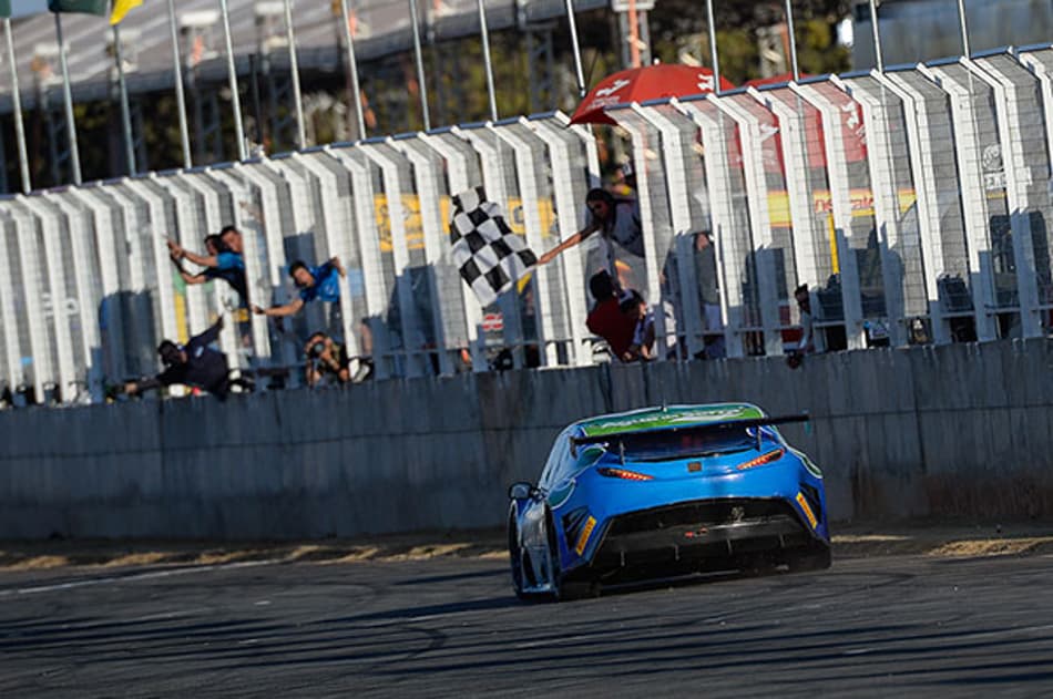 BR de Turismo: Aniversariante do dia, Marco Cozzi vence a primeira na temporada
