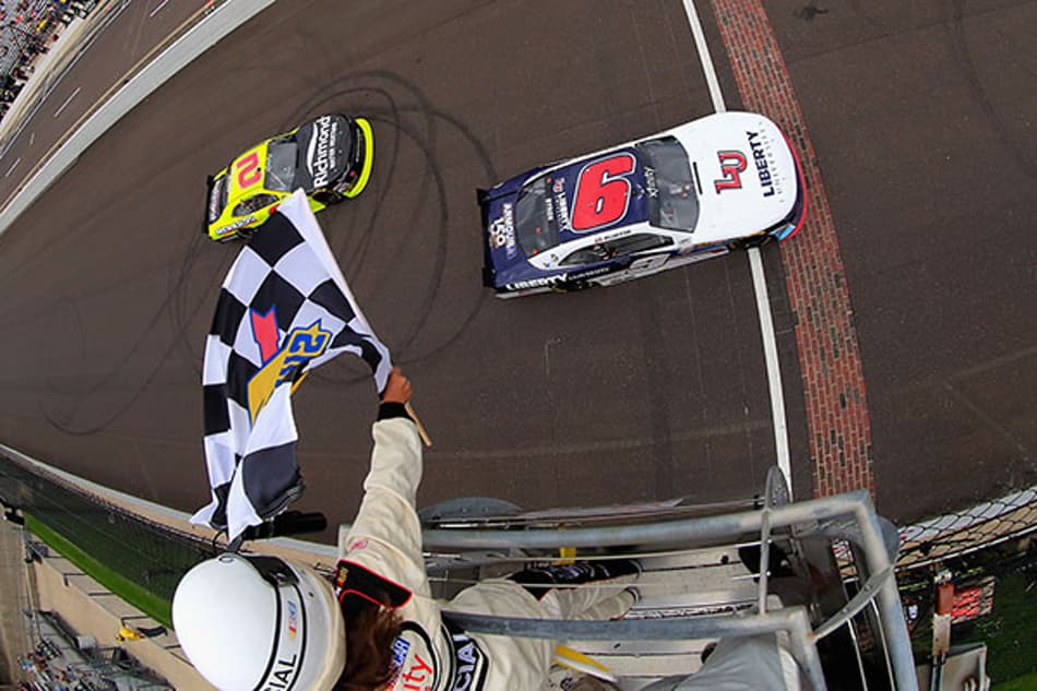 NASCAR Xfinity: William Byron vence na pista lendária de Indianápolis