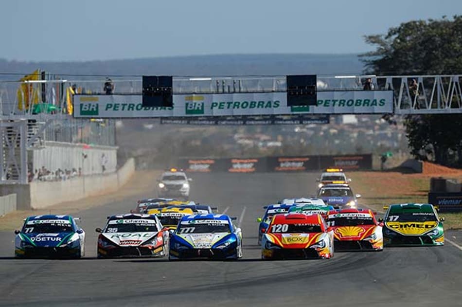 BR TURISMO: Marco Cozzi vence mais uma e domina rodada dupla em Curvelo