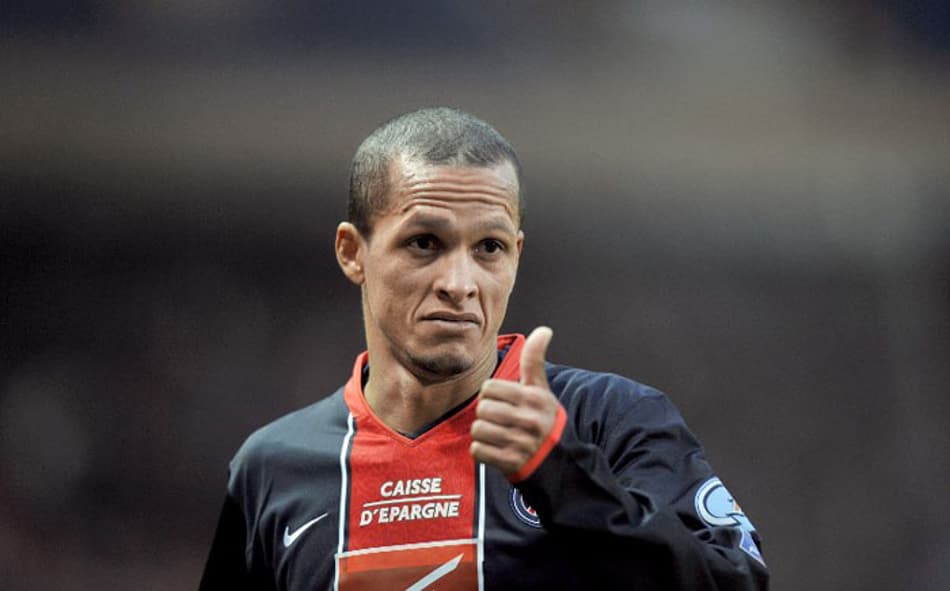 Também ex-PSG, Souza ironiza autor de comentário sobre Neymar