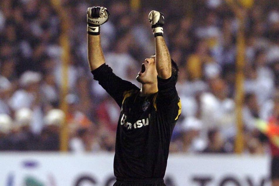 Goleiro do Grêmio no vice da Liberta em 2007 vira técnico