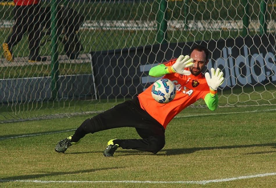 Magrão viaja com o Sport e pode entrar em campo contra o Arsenal (ARG)