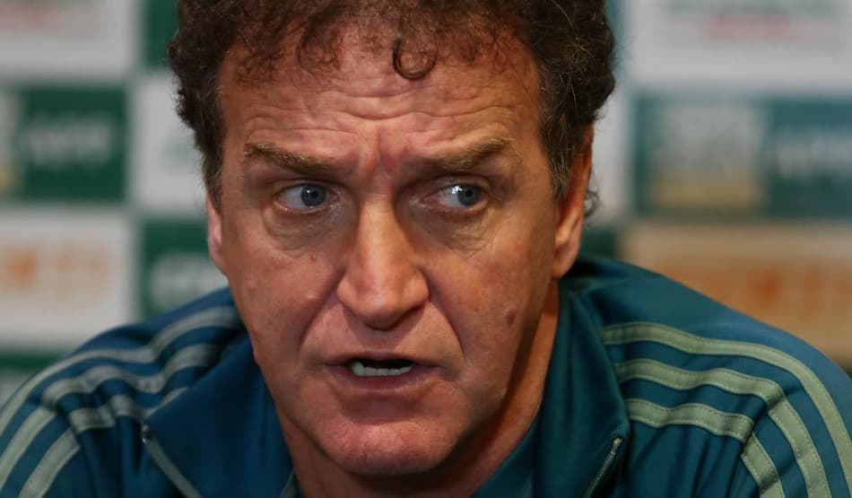 Cuca ainda está à procura da formação ideal