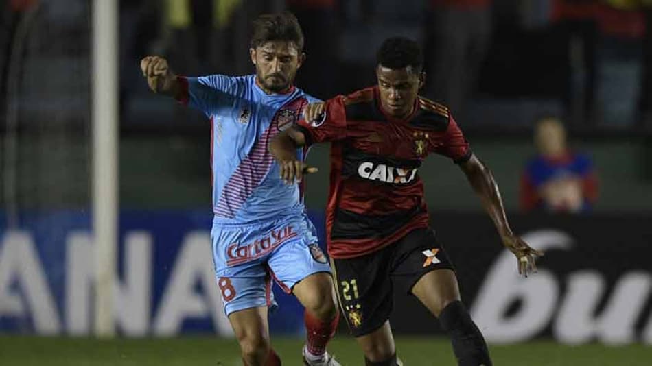 Henríquez comemora vaga do Sport nas oitavas da Sul-Americana