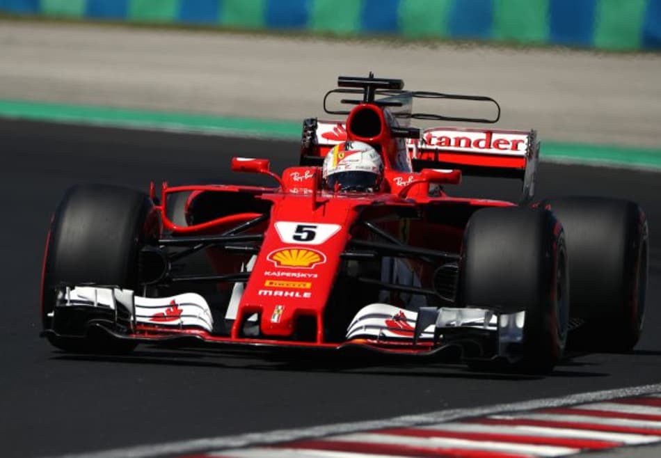 Ferrari mostra força e domina primeira fila na Hungria, com Vettel na frente