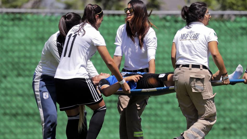 No México, jogadora do Querétaro convulsiona e precisa ser hospitalizada