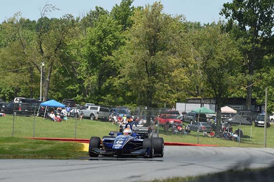 Matheus Leist desconta diferença para líder da Indy Lights