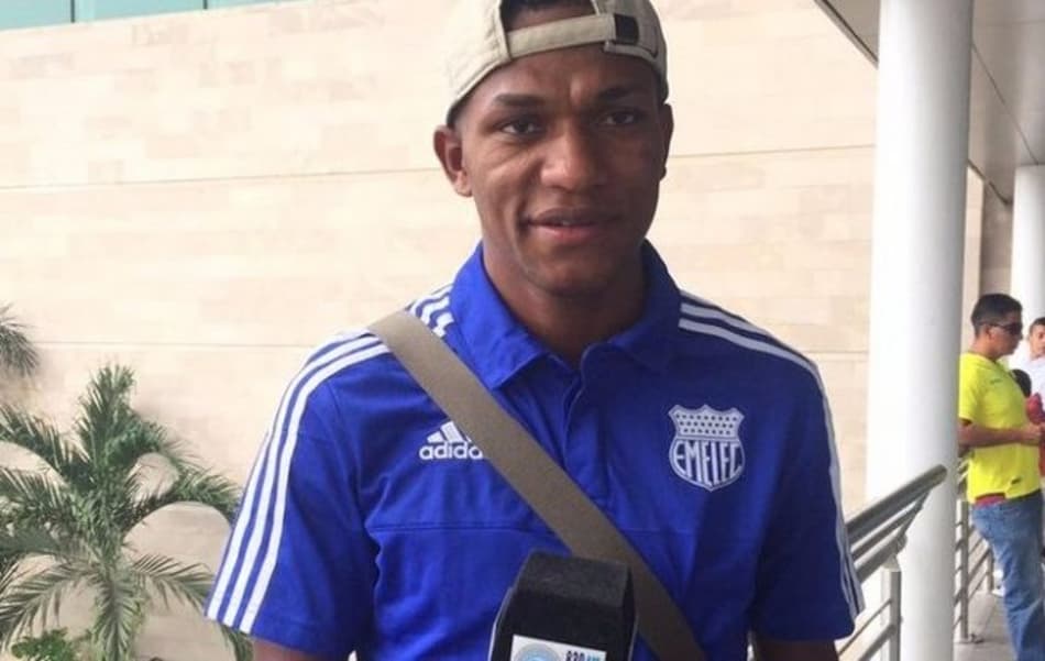 Atacante do Emelec abafa “polêmica” sobre posicionamento