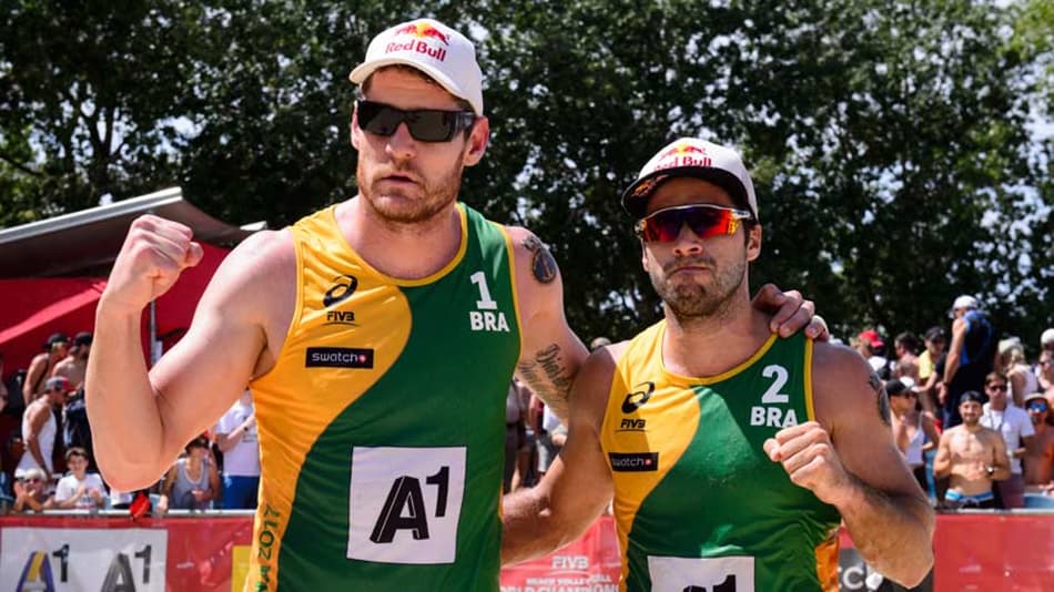 Brasil avança com três duplas às oitavas de final no torneio masculino